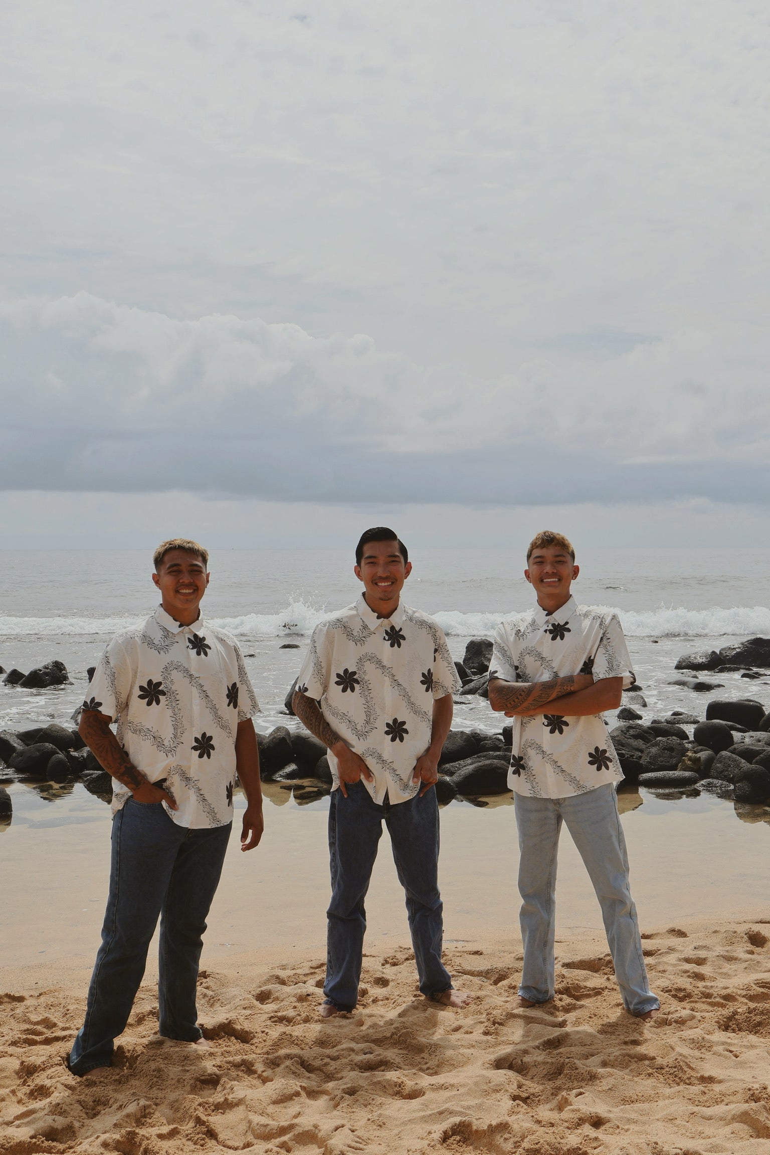 White Maile & Tiare Button Down